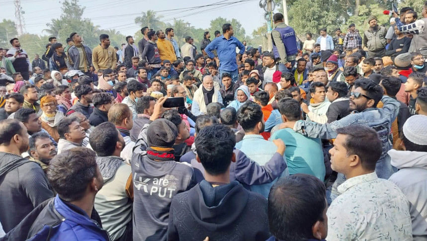 টাঙ্গাইলের কালিহাতীতে মুখোমুখি অবস্থান টাঙ্গাইলের কালিহাতীতে মুখোমুখি অবস্থান