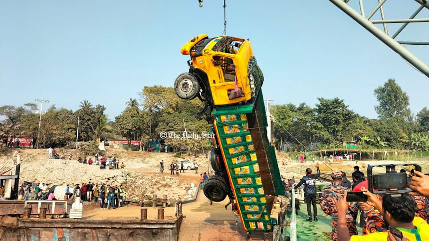 ট্রাক উদ্ধার ট্রাক উদ্ধার