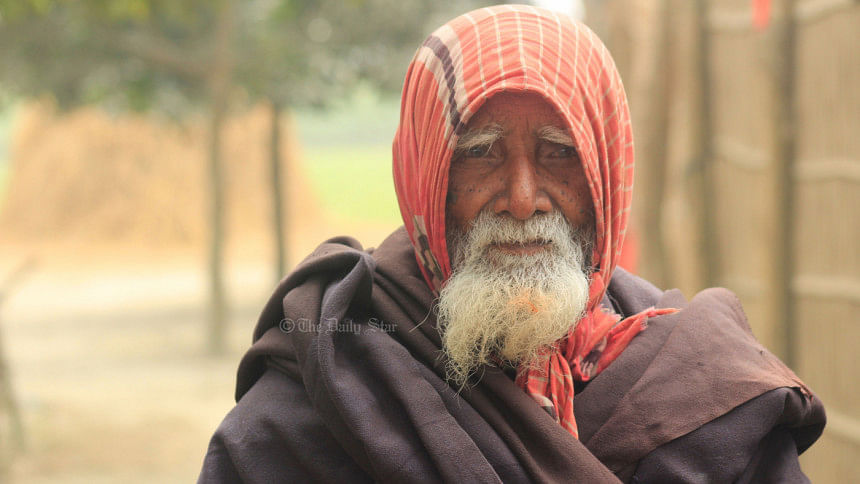 চরে চাহিদার তুলনায় কম্বল বরাদ্দ কম চরের মানুষের কষ্ট
