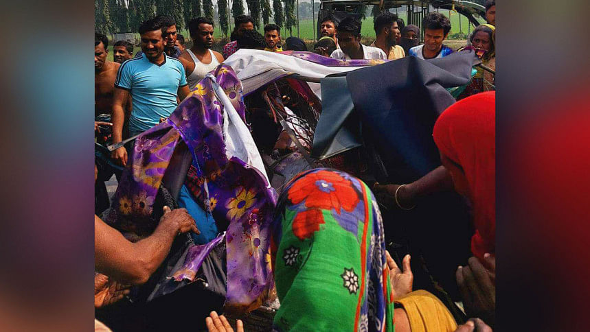 ময়মনসিংহে বাস-অটোরিকশার সংঘর্ষে নিহত ৭ ময়মনসিংহে বাস-অটোরিকশার সংঘর্ষে নিহত ৭