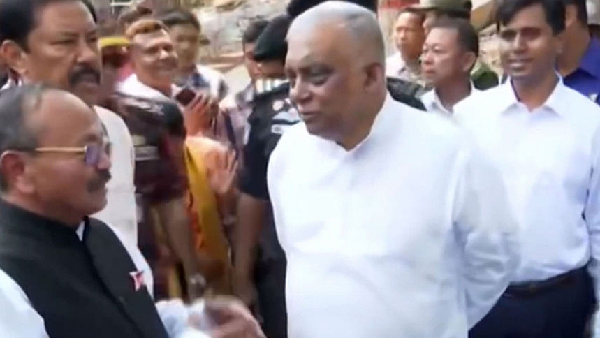 কারও গাফিলতি আছে কি না সব কিছুই দেখব: স্বরাষ্ট্রমন্ত্রী কারও গাফিলতি আছে কি না সব কিছুই দেখব: স্বরাষ্ট্রমন্ত্রী
