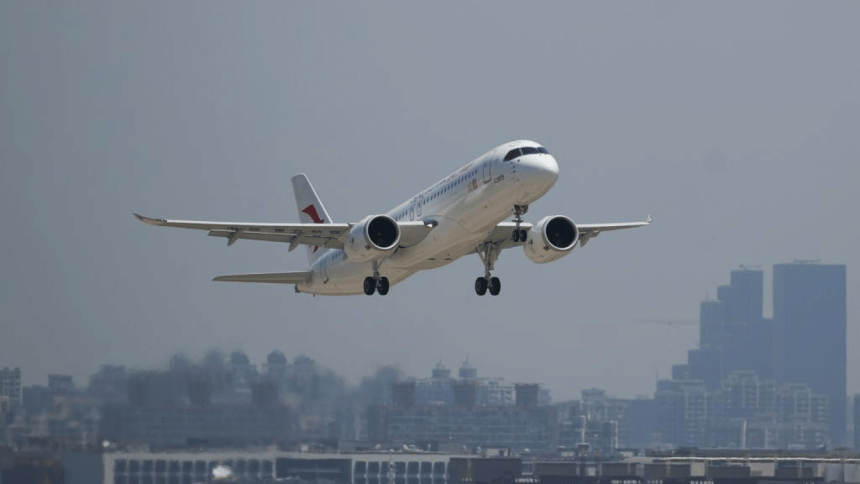 ১ মে চায়না ইস্টার্ন এয়ারলাইন্সের ফ্লাইটে প্রথমবারের মতো বাণিজ্যিকভাবে ব্যবহৃত হয়েছে কোমাক সি৯১৯ উড়োজাহাজ। ছবি: কোমাক ওয়েবসাইট ১ মে চায়না ইস্টার্ন এয়ারলাইন্সের ফ্লাইটে প্রথমবারের মতো বাণিজ্যিকভাবে ব্যবহৃত হয়েছে কোমাক সি৯১৯ উড়োজাহাজ। ছবি: কোমাক ওয়েবসাইট