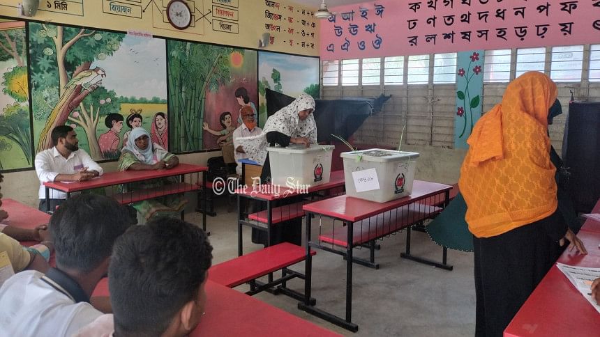 দ্বিতীয় ধাপে ১৫৬ উপজেলায় ভোটগ্রহণ চলছে দ্বিতীয় ধাপে ১৫৬ উপজেলায় ভোটগ্রহণ চলছেদ্বিতীয় ধাপে ১৫৬ উপজেলায় ভোটগ্রহণ চলছে