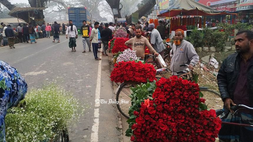 বিজয় দিবস উপলক্ষে ৩ দিনে গদখালীতে ২ কোটি টাকার ফুল বিক্রি যশোরে ফুলের বাজার