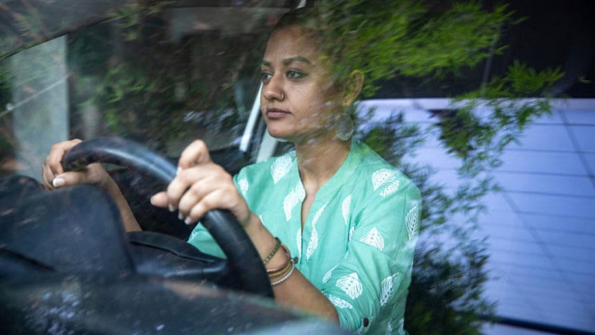 দেশের নারী চালকদের চ্যালেঞ্জ দেশের নারী চালকদের চ্যালেঞ্জ