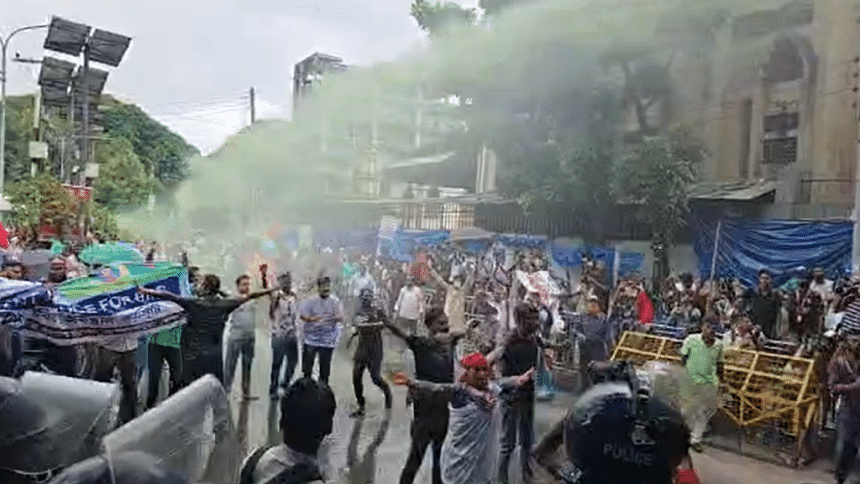 বিডিআর সদস্যদের বিক্ষোভ বিডিআর সদস্যদের বিক্ষোভ