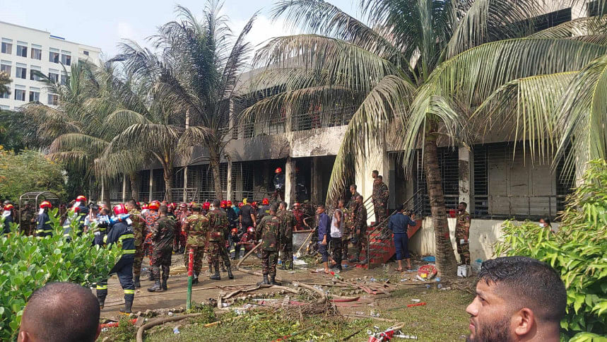 মাইলস্টোন কলেজ বিমান বিধ্বস্তে আহত মাইলস্টোন কলেজ বিমান বিধ্বস্তে আহত