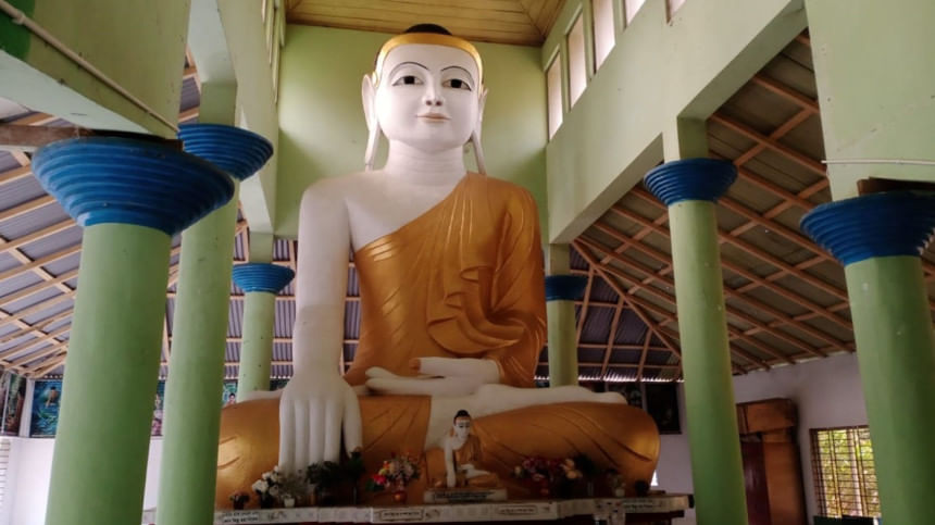 কুয়াকাটার মিস্ত্রীপাড়া রাখাইন মন্দির। ছবি: সোহরাব হোসেন/স্টার