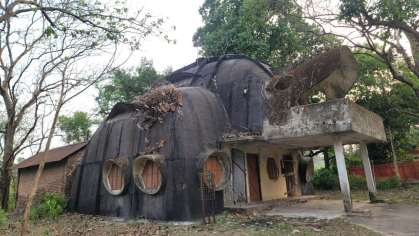 হাতির বাংলো, চট্টগ্রাম হাতির বাংলো, সিআরবি চট্টগ্রাম, চট্টগ্রামের ঐতিহ্য, চট্টগ্রামের দর্শনীয় স্থান, হাতির বাংলোর ইতিহাস, চট্টগ্রাম ভ্রমণ, চট্টগ্রামের স্থাপত্য, ব্রিটিশ আমলের স্থাপনা, চট্টগ্রাম পর্যটন, রেলওয়ে বাংলো চট্টগ্রাম, চট্টগ্রামের পুরোনো স্থাপনা, হ হাতির বাংলো, চট্টগ্রাম হাতির বাংলো, সিআরবি চট্টগ্রাম, চট্টগ্রামের ঐতিহ্য, চট্টগ্রামের দর্শনীয় স্থান, হাতির বাংলোর ইতিহাস, চট্টগ্রাম ভ্রমণ, চট্টগ্রামের স্থাপত্য, ব্রিটিশ আমলের স্থাপনা, চট্টগ্রাম পর্যটন, রেলওয়ে বাংলো চট্টগ্রাম, চট্টগ্রামের পুরোনো স্থাপনা, হ