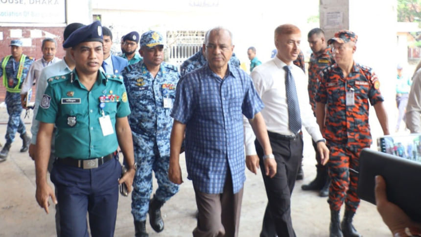 শাহজালালের অগ্নিকাণ্ড তদন্তে ৪ দেশের বিশেষজ্ঞ ডাকা হয়েছে: স্বরাষ্ট্র উপদেষ্টা