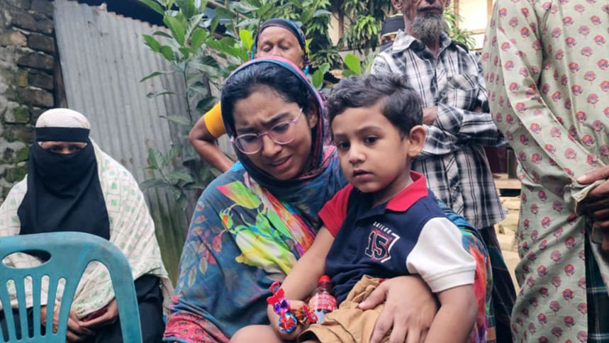 বাবাকে বলো না আমাদের জন্য কোক আর চকলেট নিয়ে আসতে!