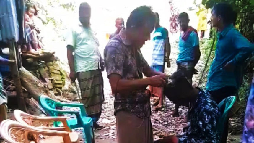 সালিশে শাস্তি: ৫ তরুণের মাথা ন্যাড়া করা হলো পটুয়াখালীতে