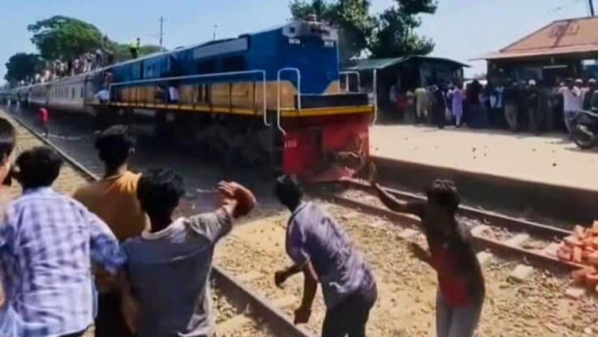 ভৈরবে ট্রেনে হামলার ঘটনায় তিন কিশোর গ্রেপ্তার