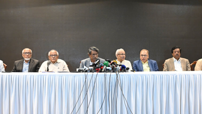 নির্বাচনের দিন বা তার আগে যেকোনো দিন গণভোট আয়োজনের সুপারিশ ঐকমত্য কমিশনের