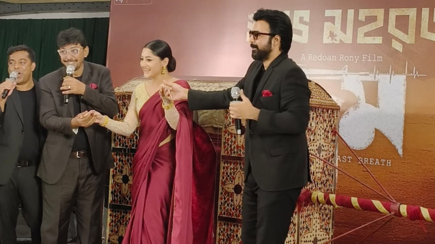 পালকি চড়ে ‘দম’ সিনেমার মহরতে পূজা চেরি