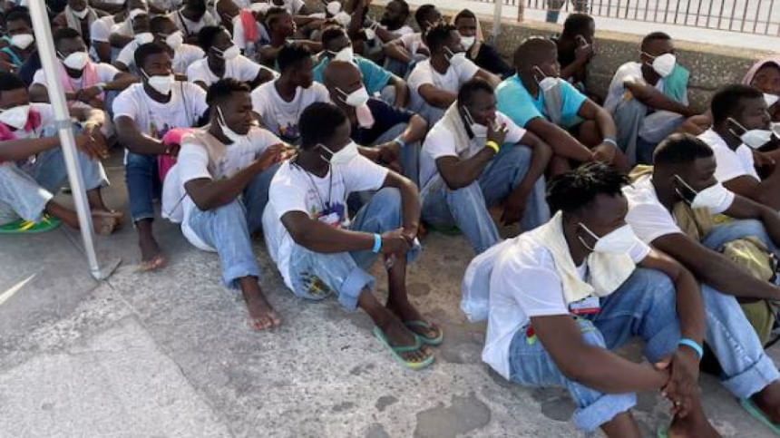 প্রতি বছর ইতালিতে অসংখ্য অভিবাসী এসে পৌঁছান। ফাইল ছবি: রয়টার্স