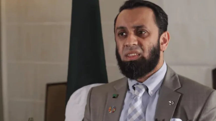 পাকিস্তানের তথ্যমন্ত্রী আতাউল্লাহ তারার। ফাইল ছবি: ডন