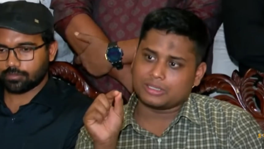 দেশে এখন দুটি পক্ষ, একটি সংস্কারের পক্ষে ও অন্যটি বিপক্ষে: হাসনাত