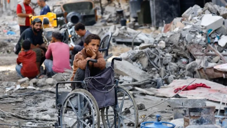 যুদ্ধের ২ বছর পর গাজায় বিবিসি।