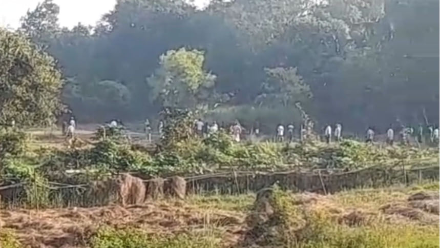 নরসিংদীতে মাইকে ঘোষণা দিয়ে বিএনপির ২ পক্ষের টেঁটাযুদ্ধ, আহত ১০