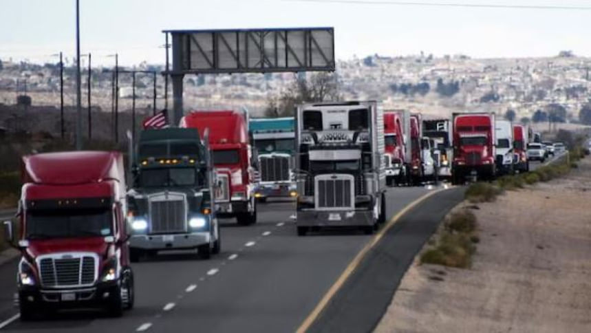 ক্যালিফোর্নিয়া অঙ্গরাজ্যে ট্রাক চালাতে বাণিজ্যিক লাইসেন্স নিতে হয়। ছবি: রয়টার্স