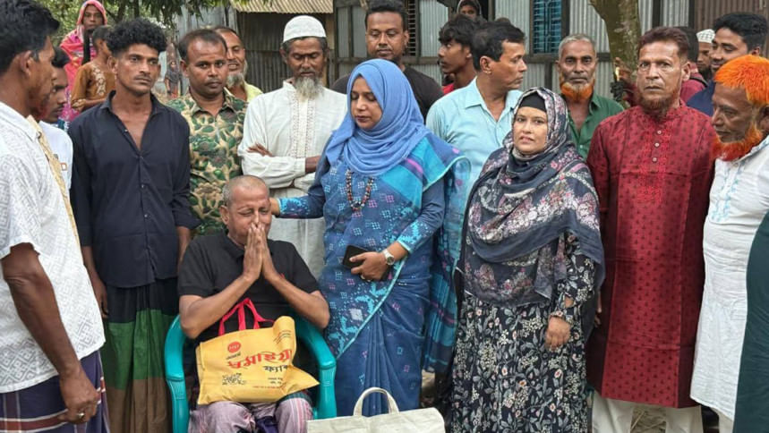 মালয়েশিয়ায় গিয়ে ১৮ বছর ‘নিখোঁজ’, দেশে ফিরে দেখেন স্ত্রী অন্য সংসারে, বাবা-মা নেই