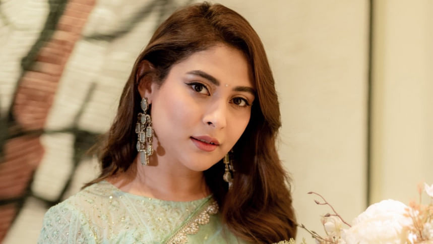 আদালতে আত্মসমর্পণ করে জামিন পেলেন মেহজাবীন