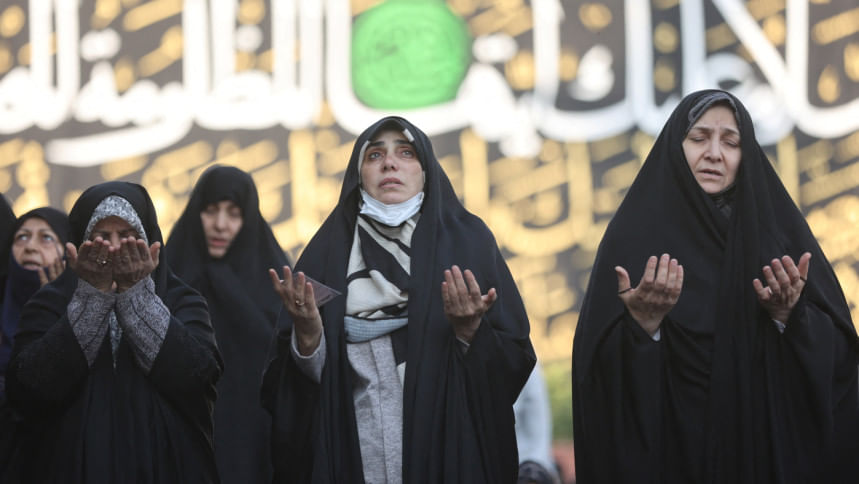 বৃষ্টির জন্য ইরানিদের বিশেষ মোনাজাত। ছবি: রয়টার্স