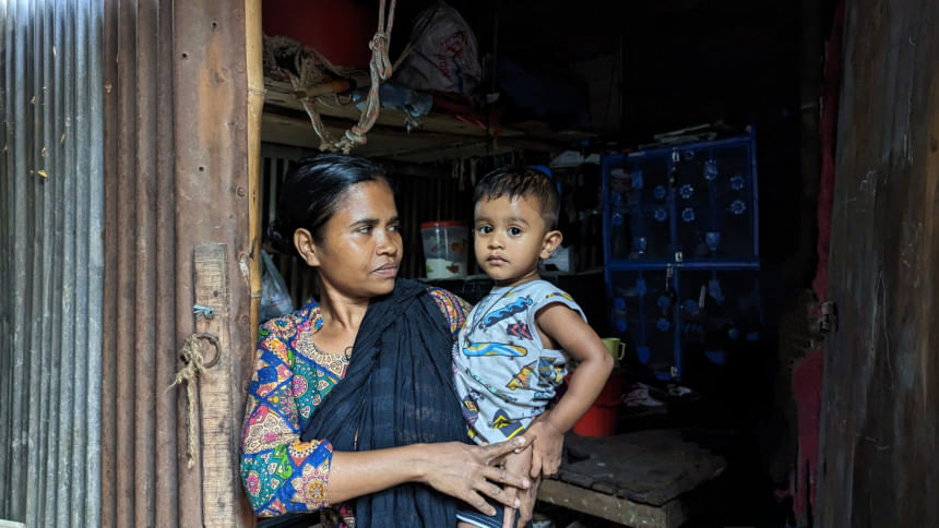 পুষ্টিহীনতায় স্বাস্থ্যঝুঁকিতে বস্তির শিশুরা