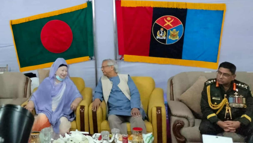 সশস্ত্র বাহিনী দিবসের অনুষ্ঠানে যোগ দিলেন খালেদা জিয়া