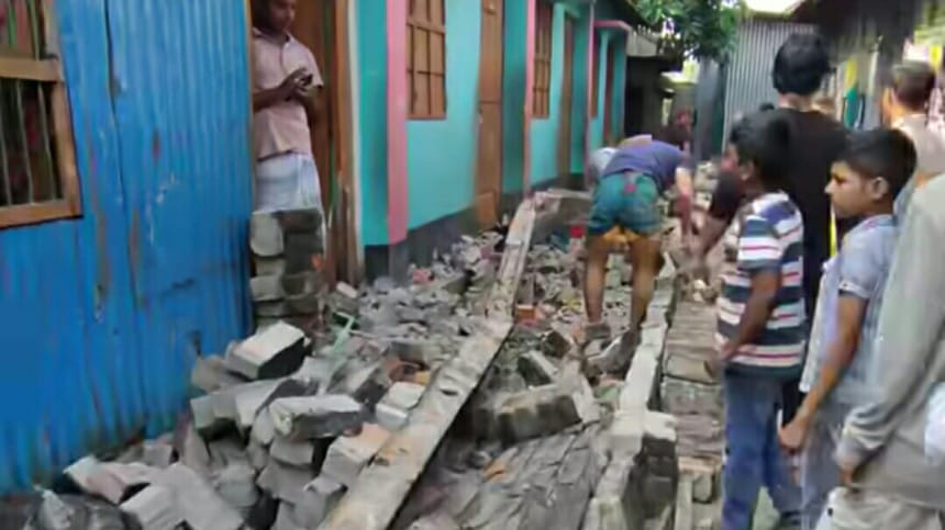ভূমিকম্পে নারায়ণগঞ্জে দেয়াল ধসে শিশুর মৃত্যু