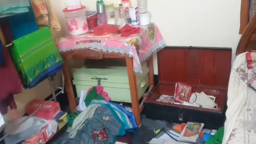 ঝিনাইদহে বাড়িতে অস্ত্রের মুখে ডাকাতি