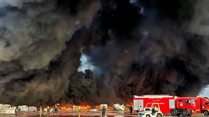 বৈদ্যুতিক শর্ট সার্কিট থেকেই শাহজালালের কার্গো কমপ্লেক্সের আগুন: তদন্ত প্রতিবেদন