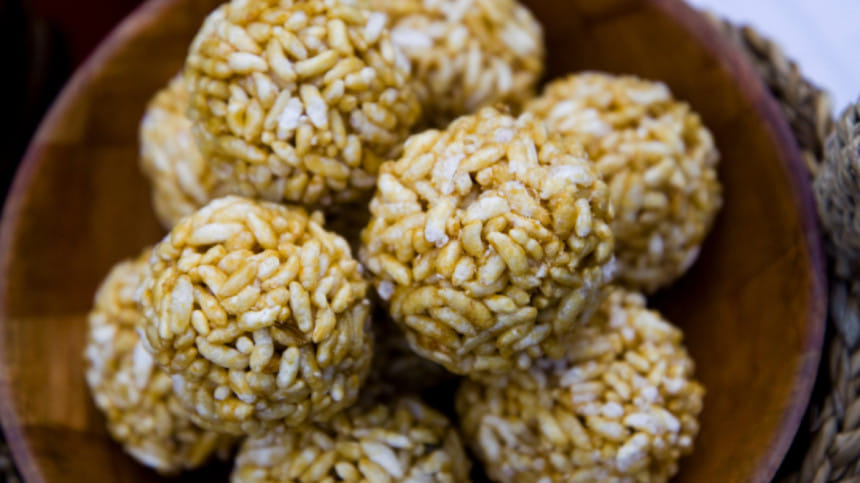 অলস বিকেলে ঘরেই বানাতে পারেন যেসব বাঙালি নাশতা