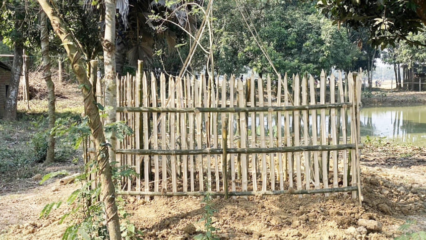 শিশু সাজিদের দাফন সম্পন্ন, শোকে বিহ্বল মা