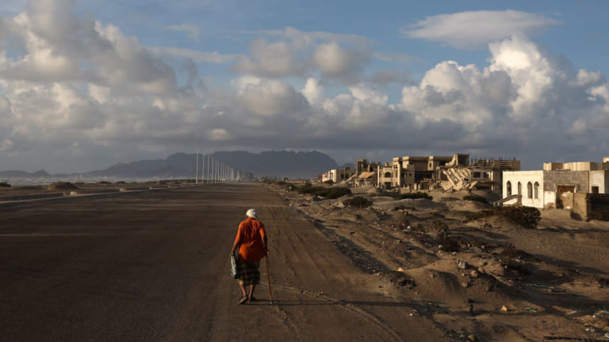দীর্ঘদিনের গৃহযুদ্ধে বিধ্বস্ত ইয়েমেনের এডেন শহর। ফাইল ছবি: রয়টার্স