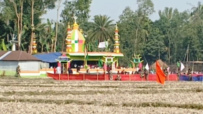 কুড়িগ্রাম সীমান্তের শূন্যরেখায় ‘মাজার জিয়ারত’ করতে পারলেন না বাংলাদেশি ভক্তরা