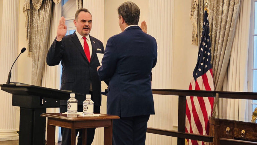 শপথ নিলেন বাংলাদেশে নিযুক্ত নতুন মার্কিন রাষ্ট্রদূত