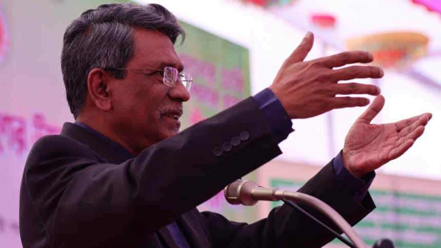 দেশের ভবিষ্যতের দিকে তাকিয়ে গণভোটে অংশ নিতে হবে: আলী রিয়াজ