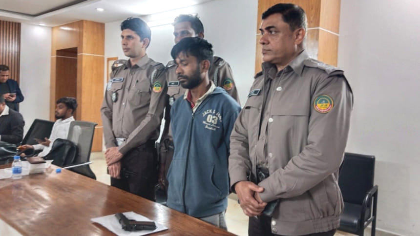 টঙ্গীতে বিদেশি পিস্তলসহ আটক ১