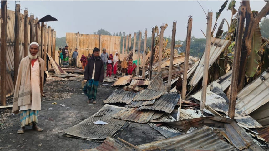 ছাত্রীকে নিয়ে সুপারের পালানোর ঘটনায় মাদ্রাসায় অগ্নিসংযোগ