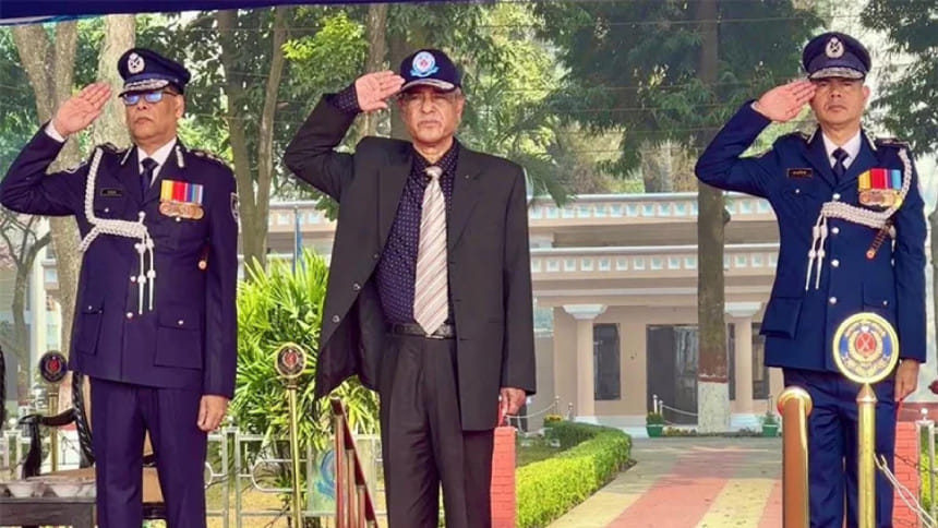 পুলিশ কোনো রাজনৈতিক দলের রক্ষক নয়: স্বরাষ্ট্র উপদেষ্টা