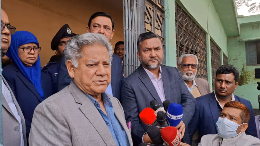 পুলিশ এখন ডাণ্ডা মারে না, গুলিও করে না: এম সাখাওয়াত হোসেন