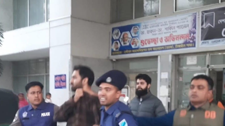 হাসপাতালের ওয়াশরুমে গোপন ক্যামেরা: ইন্টার্ন চিকিৎসক ৫ দিনের রিমান্ডে