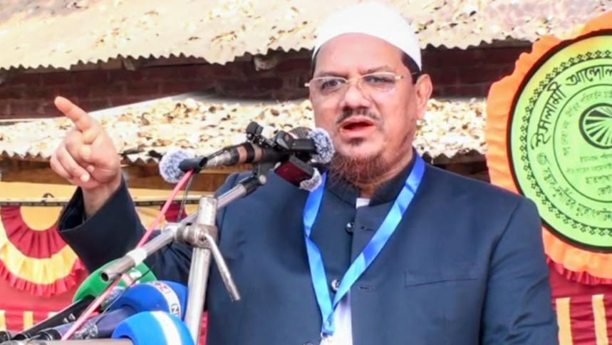 নারীদের সঙ্গে সেলফি তুলে ইসলামি মূল্যবোধ ক্ষুণ্ন করা হচ্ছে: রেজাউল করিম