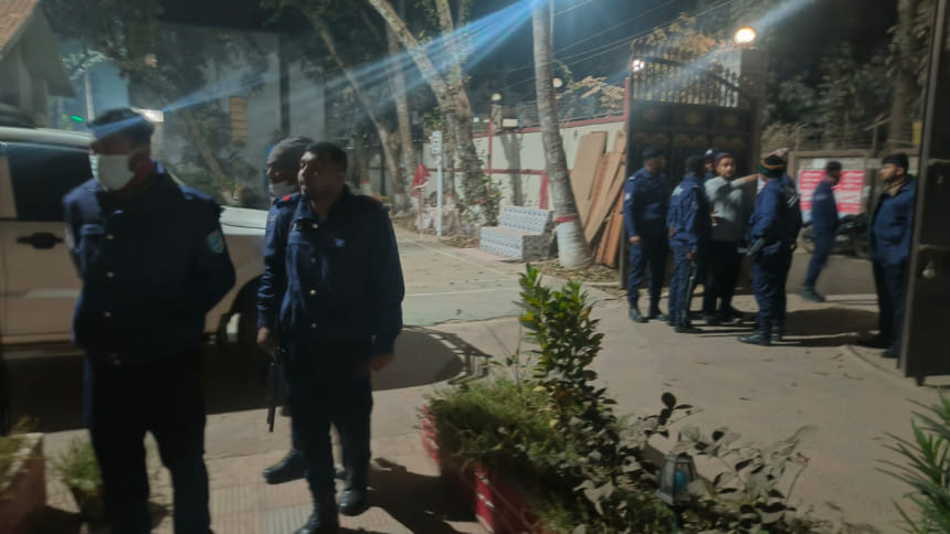 গোপালগঞ্জে জেলা ও দায়রা জজের বাসভবনে ককটেল নিক্ষেপ