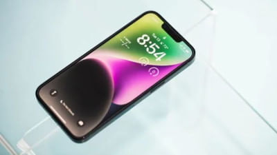 সর্বশেষ প্রাপ্ত তথ্য মতে, আইফোন ১৪ মডেলের আদলে তৈরি হবে নতুন এসই মডেলটি। ফাইল ছবি: সংগৃহীত