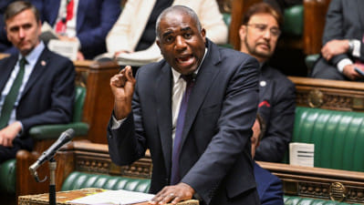 যুক্তরাজ্যের পররাষ্ট্রমন্ত্রী ডেভিড ল্যামি হাউস অব কমন্সে বক্তব্য রাখছেন। ছবি: এএফপি