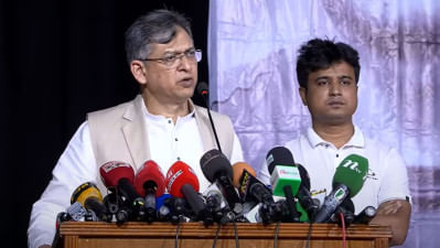 একটি বিশ্ব মোড়ল ও দুটি আঞ্চলিক শক্তি দেশে প্রভাব বিস্তারের চেষ্টা করছে: সালাহউদ্দিন