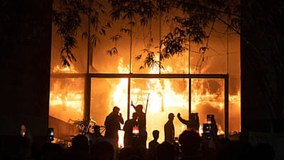 ডেইলি স্টার কার্যালয়ে হামলা-অগ্নিসংযোগ: তদন্ত প্রতিবেদন ২৭ জানুয়ারির মধ্যে জমার নির্দেশ